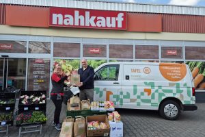 Lebensmittelübergabe an die Tafel Zschopau vom nahkauf